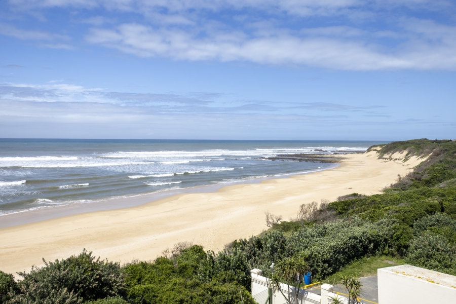4 Bedroom Property for Sale in West Beach Eastern Cape